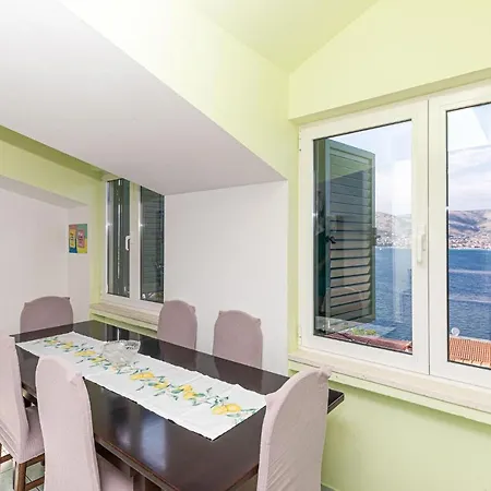 In Okrug Donji With Wifi Apartment *