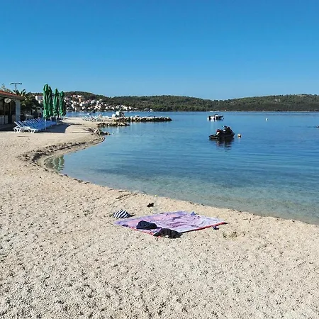 Appartement 4 Bedroom Amazing In Okrug Donji